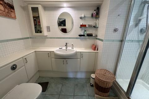 Flat 3, Bearsden Court Charters Road, Ascot, SL5 9SJ