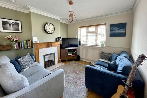 2 bedroom semi-detached house for sale, Windsor Road, FARNBOROUGH GU14