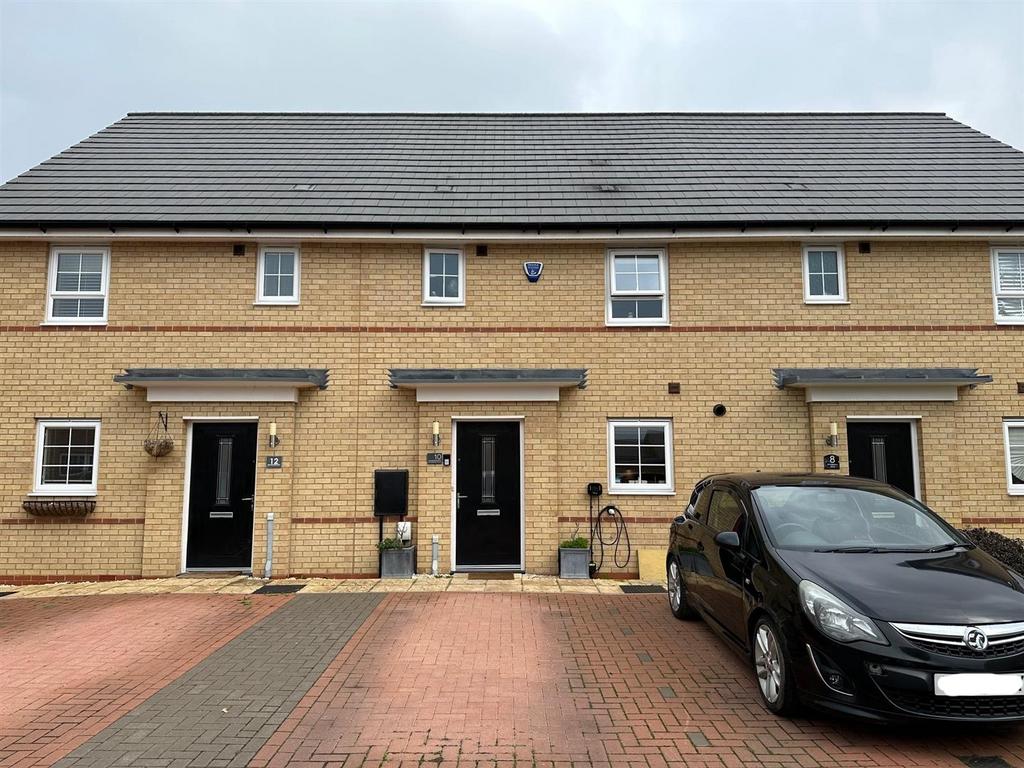 Broadstone Drive, Peterborough PE7 3 bed terraced house for sale £250,000