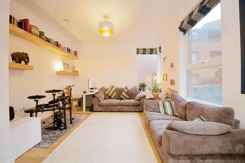 2 bedroom apartment for sale, Trays Hill Close, London N19