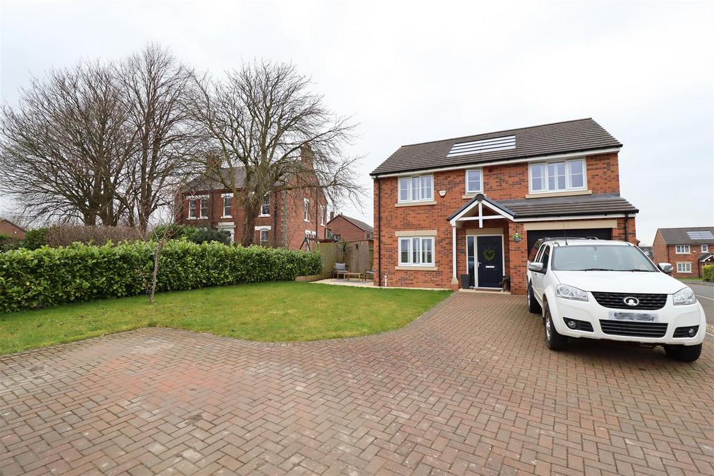 Roseberry Gardens, Carlton... 4 bed detached house for sale £325,000