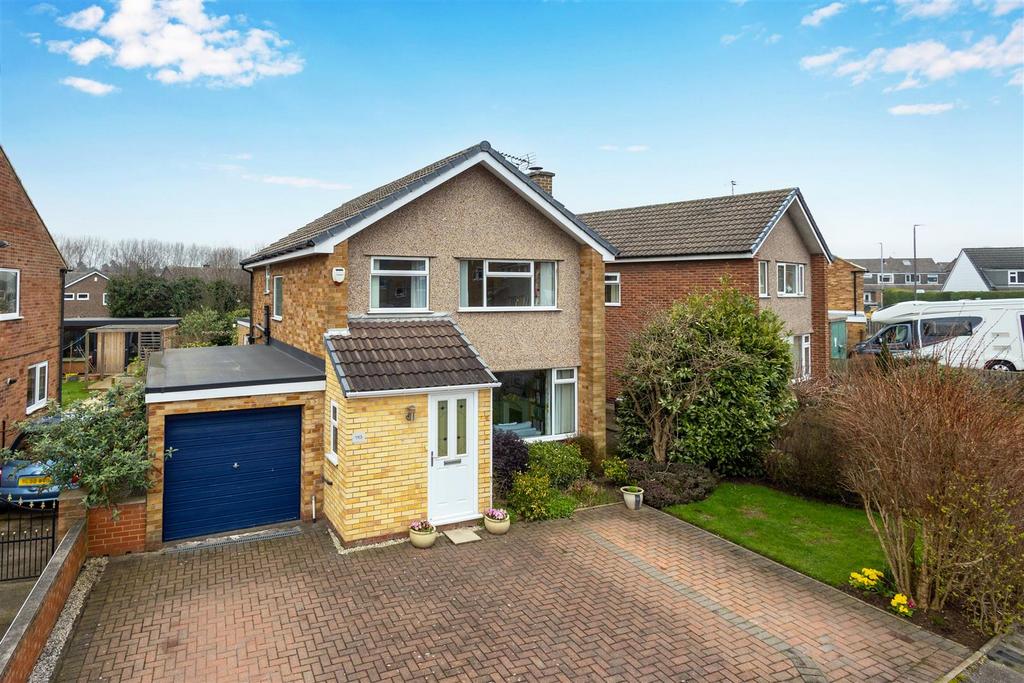 Fairburn Drive, Leeds LS25 3 bed detached house £335,000