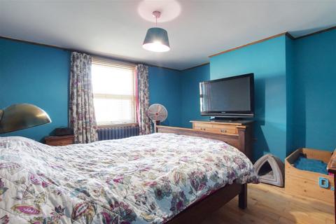 2 bedroom end of terrace house for sale - Wrestwood Road, Bexhill-On-Sea