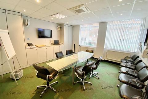Office to rent, Chase Road, London N14