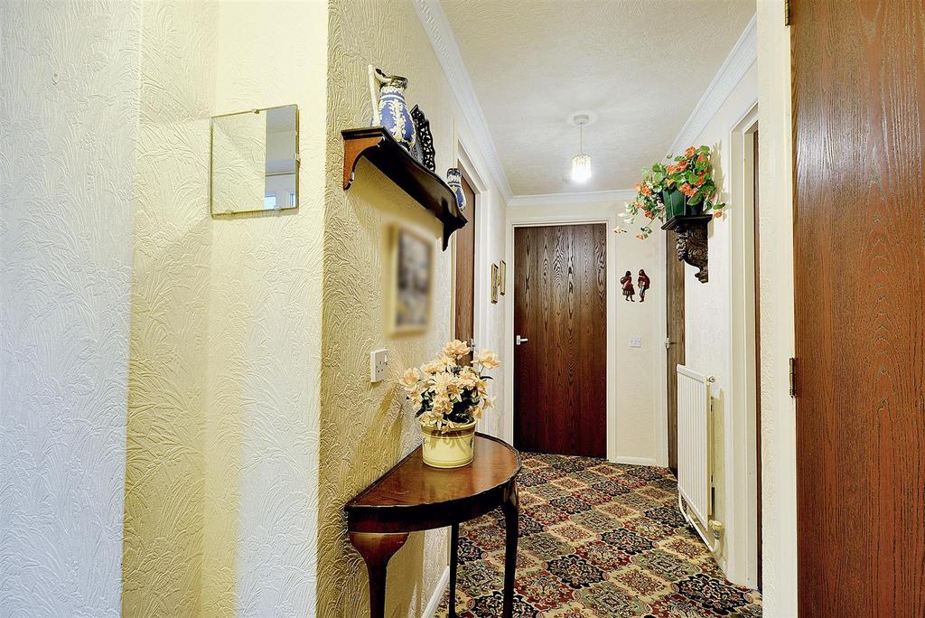 Hallway 2.jpeg