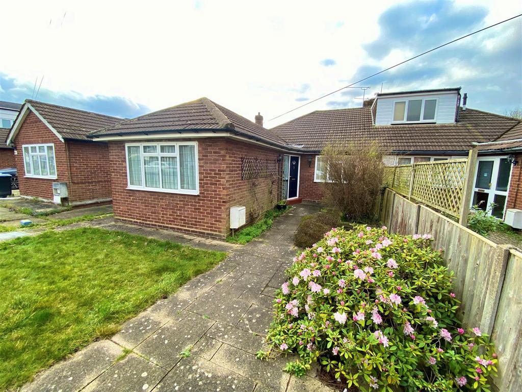 Westland Drive, Brookmans Park... 3 bed semidetached bungalow for sale