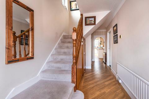 1 Blackthorn Grove, Bexleyheath, DA7 4EJ