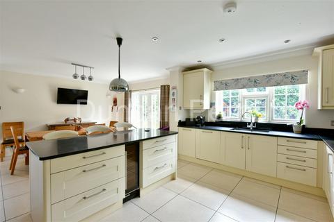 5 bedroom detached house for sale, Woodlands, Herts AL9