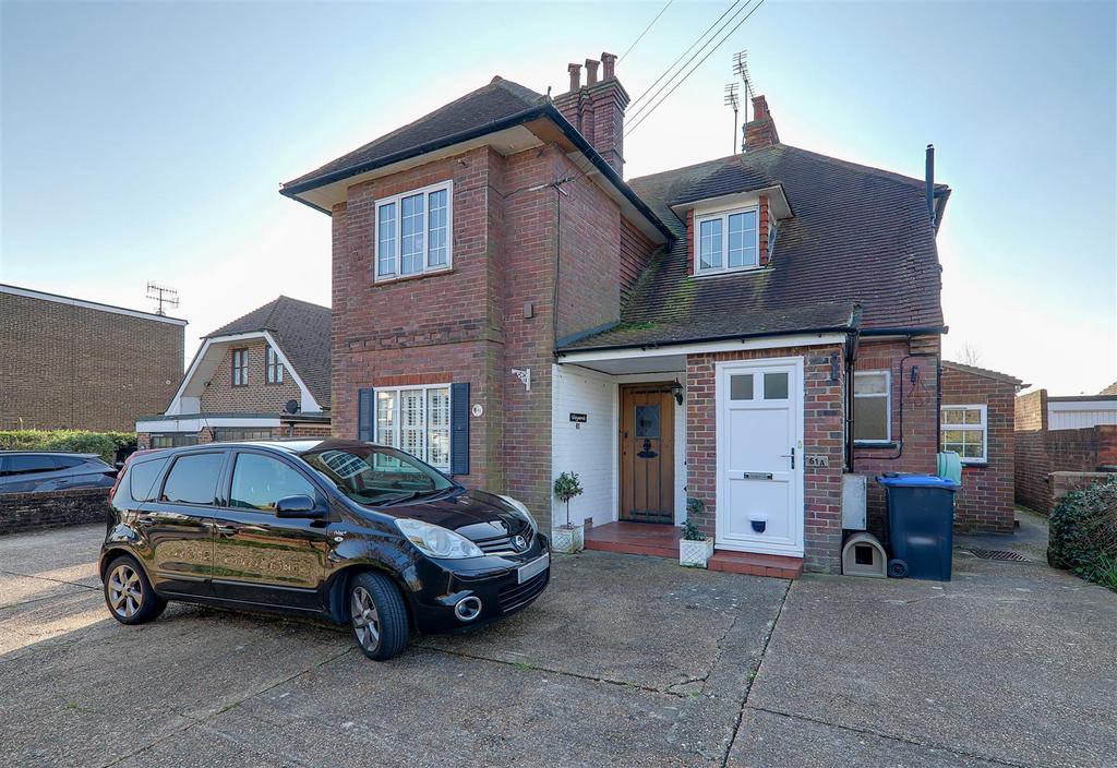 Wallace Avenue, Worthing BN11 3 bed flat for sale £425,000