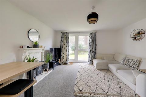 1 bedroom flat for sale, Dorchester Gardens, Worthing BN11