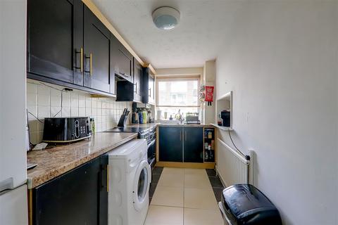 1 bedroom flat for sale, Dorchester Gardens, Worthing BN11