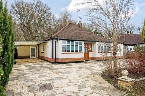 3 bedroom detached bungalow for sale - Waterer Gardens, Burgh Heath