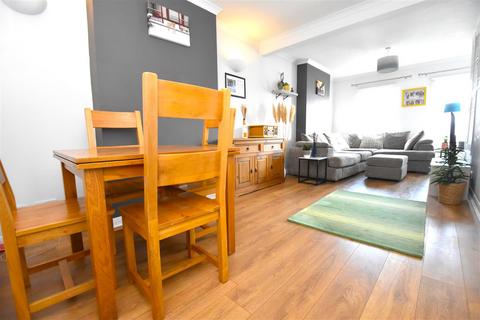 2 bedroom apartment for sale, Ashingdon Road, Rochford