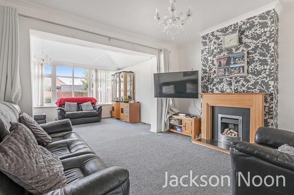Riverview Road, Ewell, KT19 2 bed semidetached bungalow for sale £