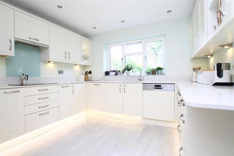 4 bedroom detached house for sale, High Street, Brant Broughton, Lincoln