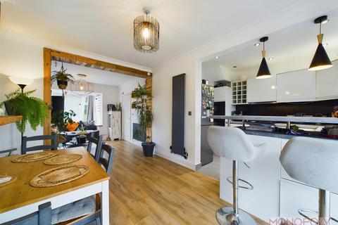 202 Chester Road, Wrexham, LL12 8DT