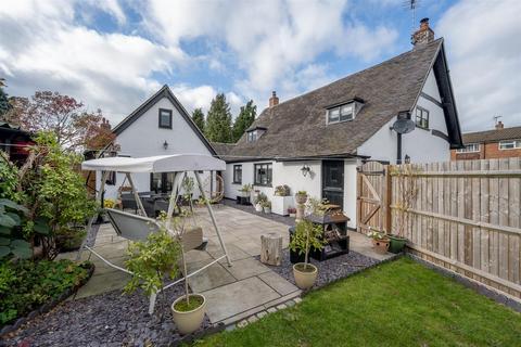 4 bedroom cottage for sale, Main Road, Colwich, Stafford