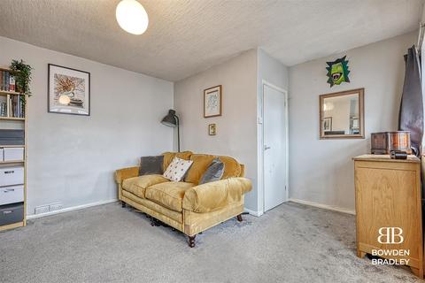 27 Walden Way, Ilford, IG6 3BJ