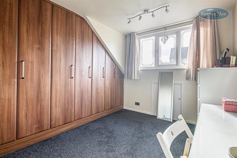 74d Carr Road, Deepcar, Sheffield, S36 2NR