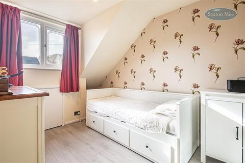 74d Carr Road, Deepcar, Sheffield, S36 2NR