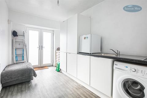 74d Carr Road, Deepcar, Sheffield, S36 2NR