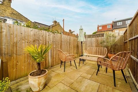 74 Murray Road, London, W5 4XS