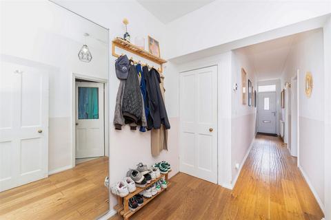 74 Murray Road, London, W5 4XS