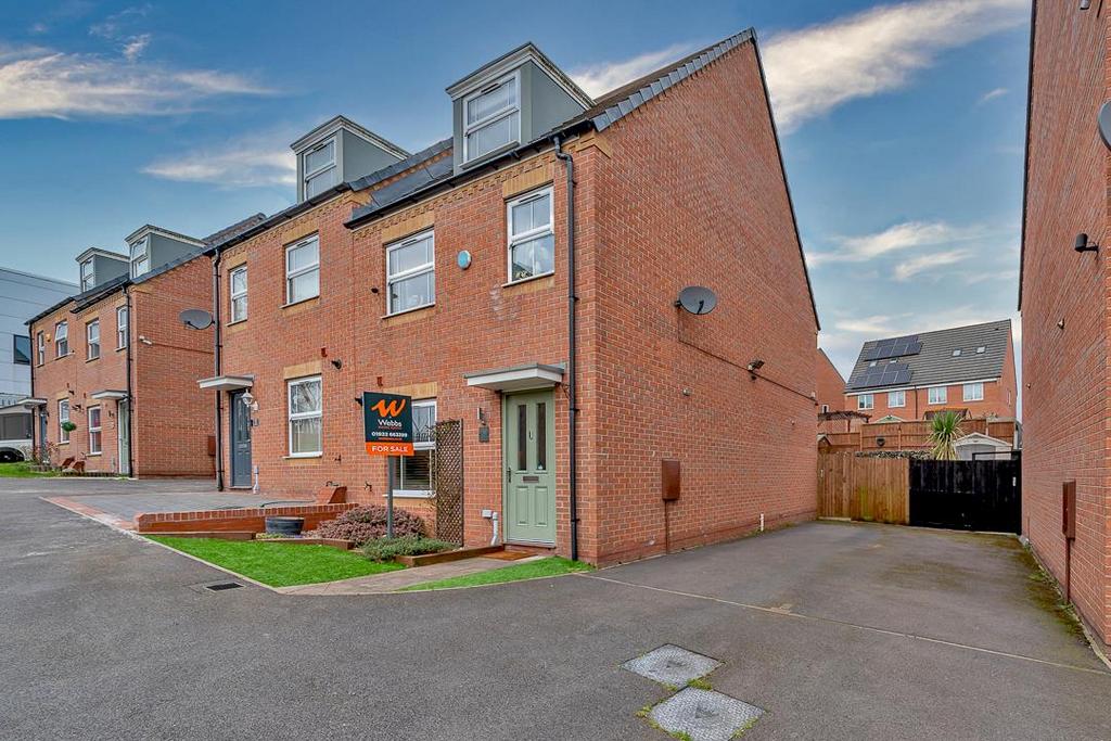 Yorkshire Grove, Bloxwich, Walsall WS2 4 bed semidetached house for