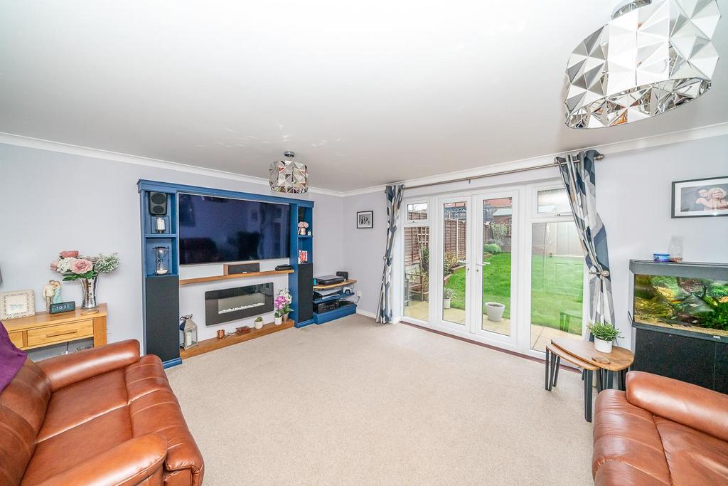 Yorkshire Grove, Bloxwich, Walsall WS2 4 bed semidetached house for