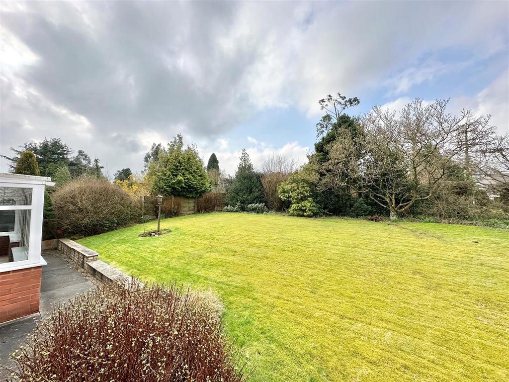 Hanley Close, Disley, Stockport 3 bed detached bungalow for sale £425,000