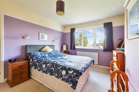 352a Chessington Road, Epsom, KT19 9EG
