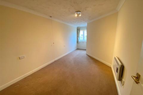 2 bedroom apartment to rent - Darkes Lane, Potters Bar EN6