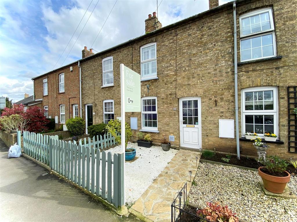 Leighton Road, Toddington, Dunstable 2 bed terraced house for sale £