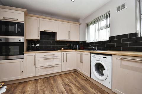 2 bedroom end of terrace house for sale, Forty Steps, Anlaby