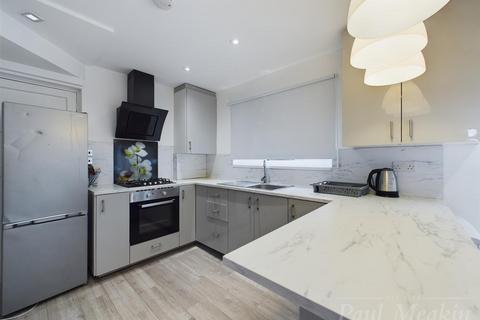 53 Godric Crescent, New Addington, Croydon, CR0 0HR