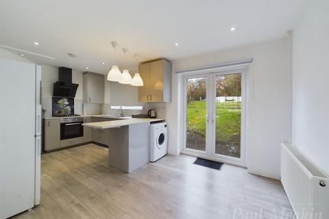 53 Godric Crescent, New Addington, Croydon, CR0 0HR