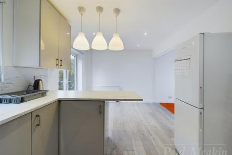 53 Godric Crescent, New Addington, Croydon, CR0 0HR