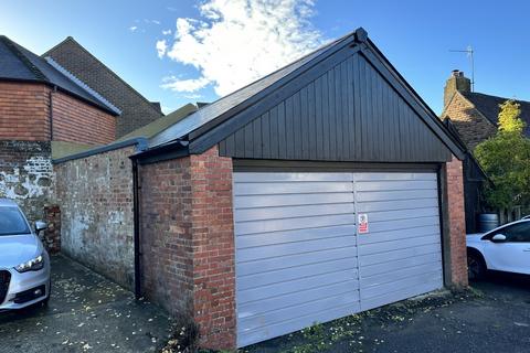 Garage to rent, High Street, Battle, TN33