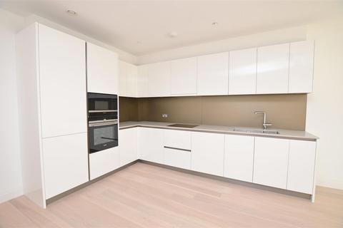 2 bedroom apartment to rent, Pinewood Gardens, Teddington