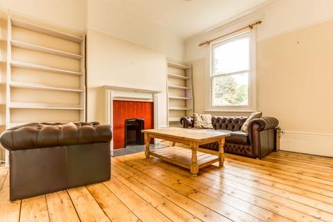 2 bedroom flat to rent, N8