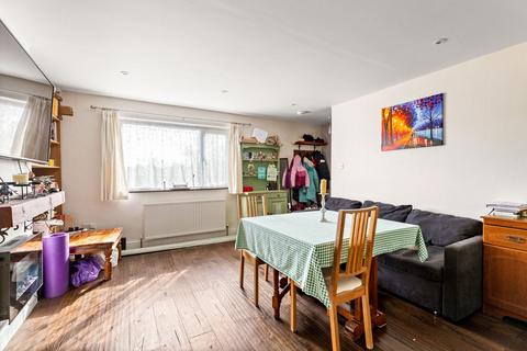 8 Bunkers Hill Road, Dover, CT17 0JJ