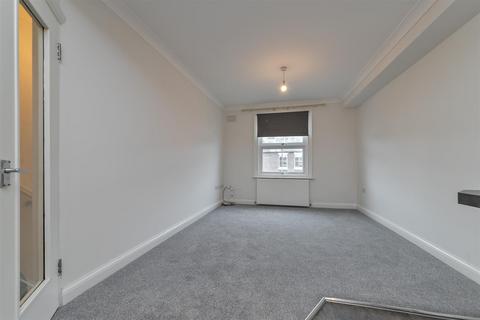 2 bedroom flat for sale, Culver Road, St. Albans
