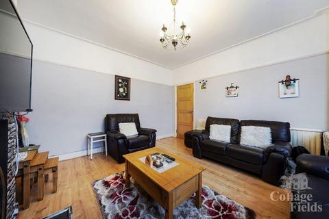 3 bedroom house for sale, Tottenhall Road, London, N13 - Large Three/Four Bedroom Home With potential to Develop