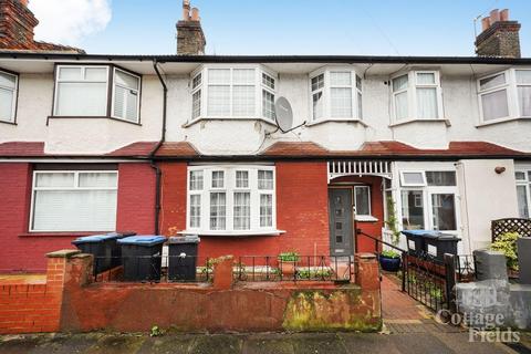 3 bedroom house for sale, Tottenhall Road, London, N13 - Large Three/Four Bedroom Home With potential to Develop