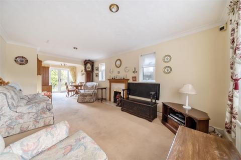3 bedroom house for sale - Court Meadow, Rotherfield, Crowborough