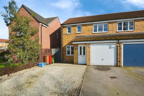 3 bedroom semi-detached house for sale, Redshank Drive, Scunthorpe