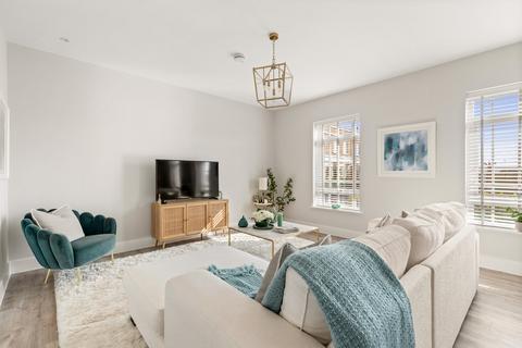 2 bedroom ground floor flat for sale, Terlingham Gardens, Hawkinge, Folkestone, CT18