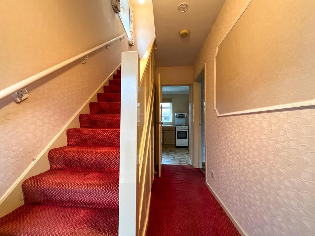 Ouzelwell Crescent, Thornhill Lees Dewsbury 2 bed semidetached house