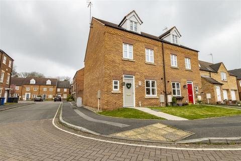 4 bedroom townhouse for sale, Haslam Court, Chesterfield
