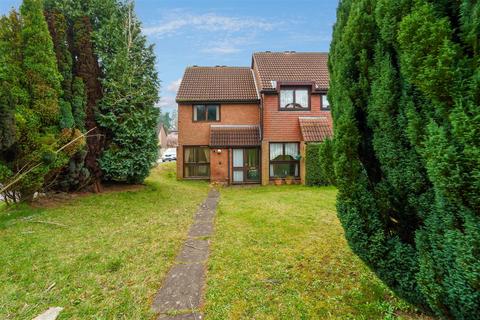 5 Hillside Close, Banstead, SM7 1ET
